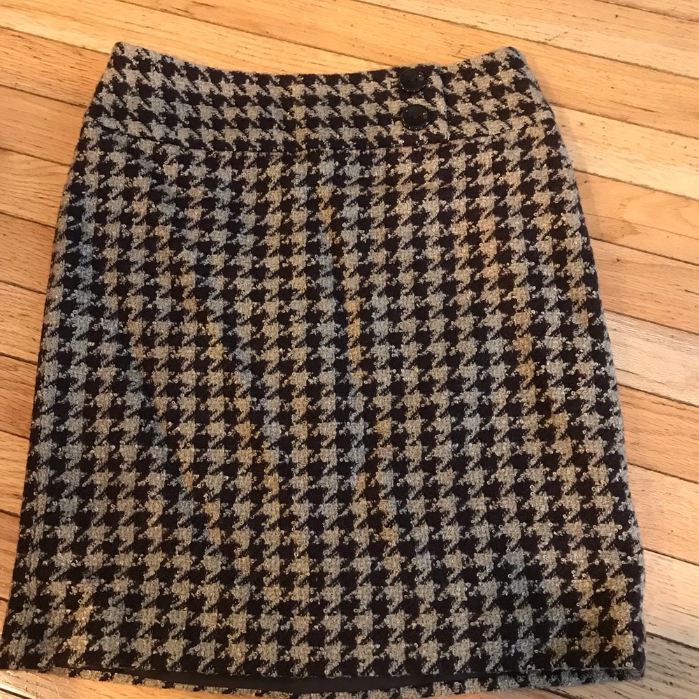 EUC Ann Taylor Houndstooth Skirt
